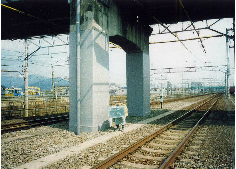 栗原跨線橋(橋脚基部の曲げ補強)