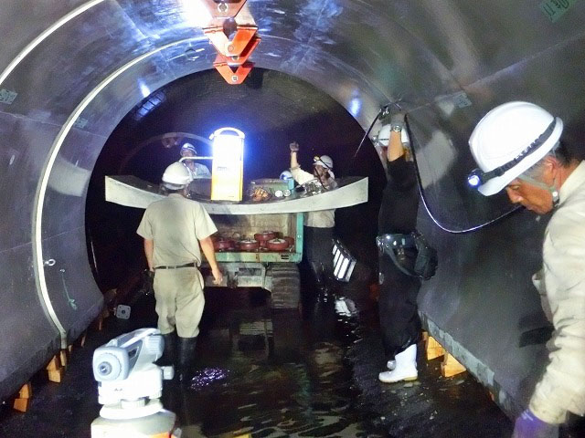 STEP6　インバート補強部材トンネル坑内運搬