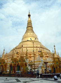 ヤンゴン市内の寺院　シュエダゴンパゴダ
